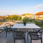 Avali Deluxe